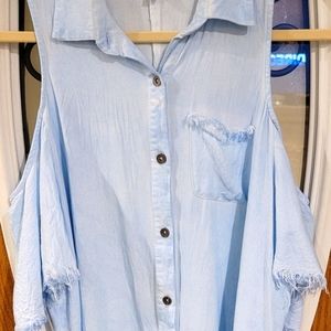 Womans small Umgee shirt